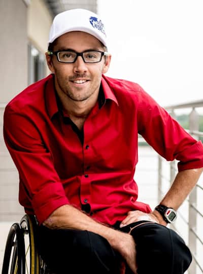 Watch “C6 Quadriplegic Supapiet (Pieter du Preez) smashes IRONMAN barrier -1st in the world” on&nbsp;YouTube