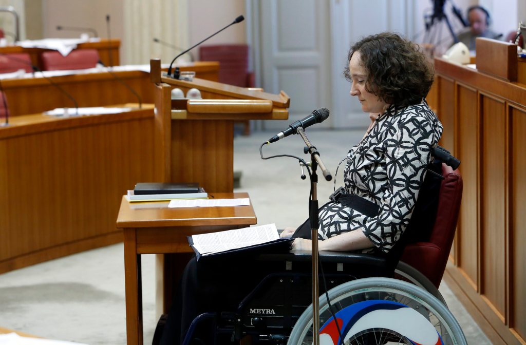 Watch “Televizija Zapad – Iza zida 25.04.2021. ANKA SLONJŠAK” on&nbsp;YouTube